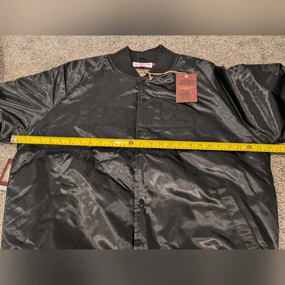 NWT Mitchell & Ness Hardwood Classic Jacket Size XL Atlanta Hawks NBA BLACKOUT - Picture 2 of 13